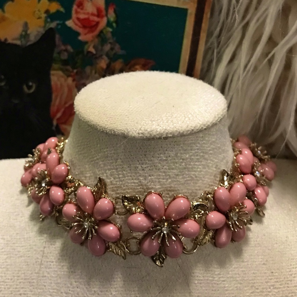 EUC Pink Stone Flower Choker Necklace